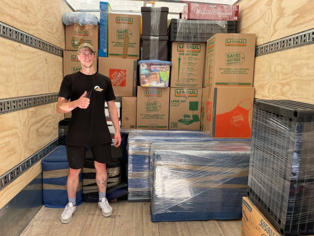 Professional apartment movers in Victoria