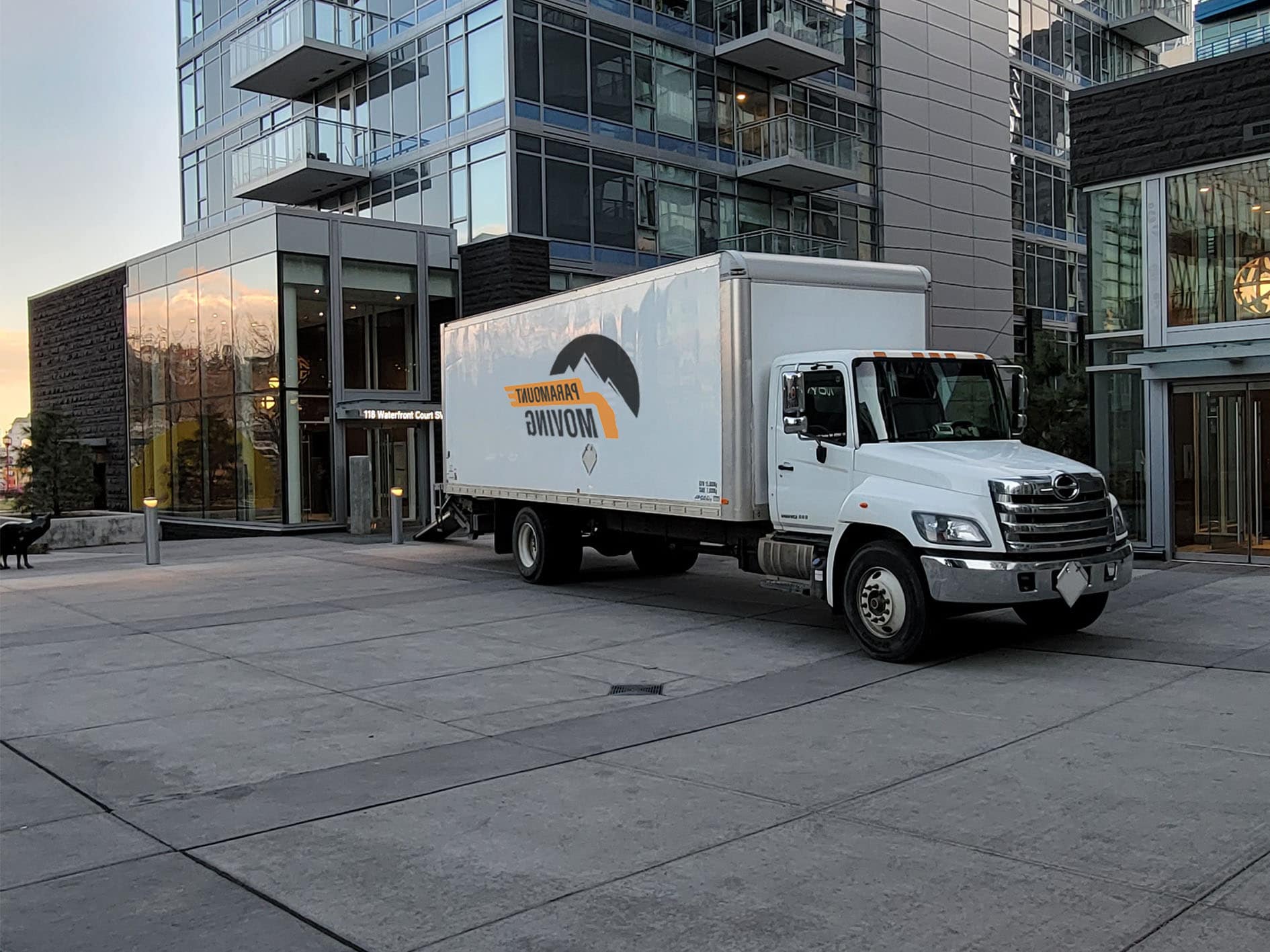 Truck of Affordable Movers ‘Paramount Moving’ ready for an unload